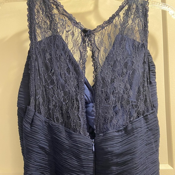COPY - Navy Women’s Long Formal Dress. Size Large. Lace and Polyester. EUC - Picture 5 of 8